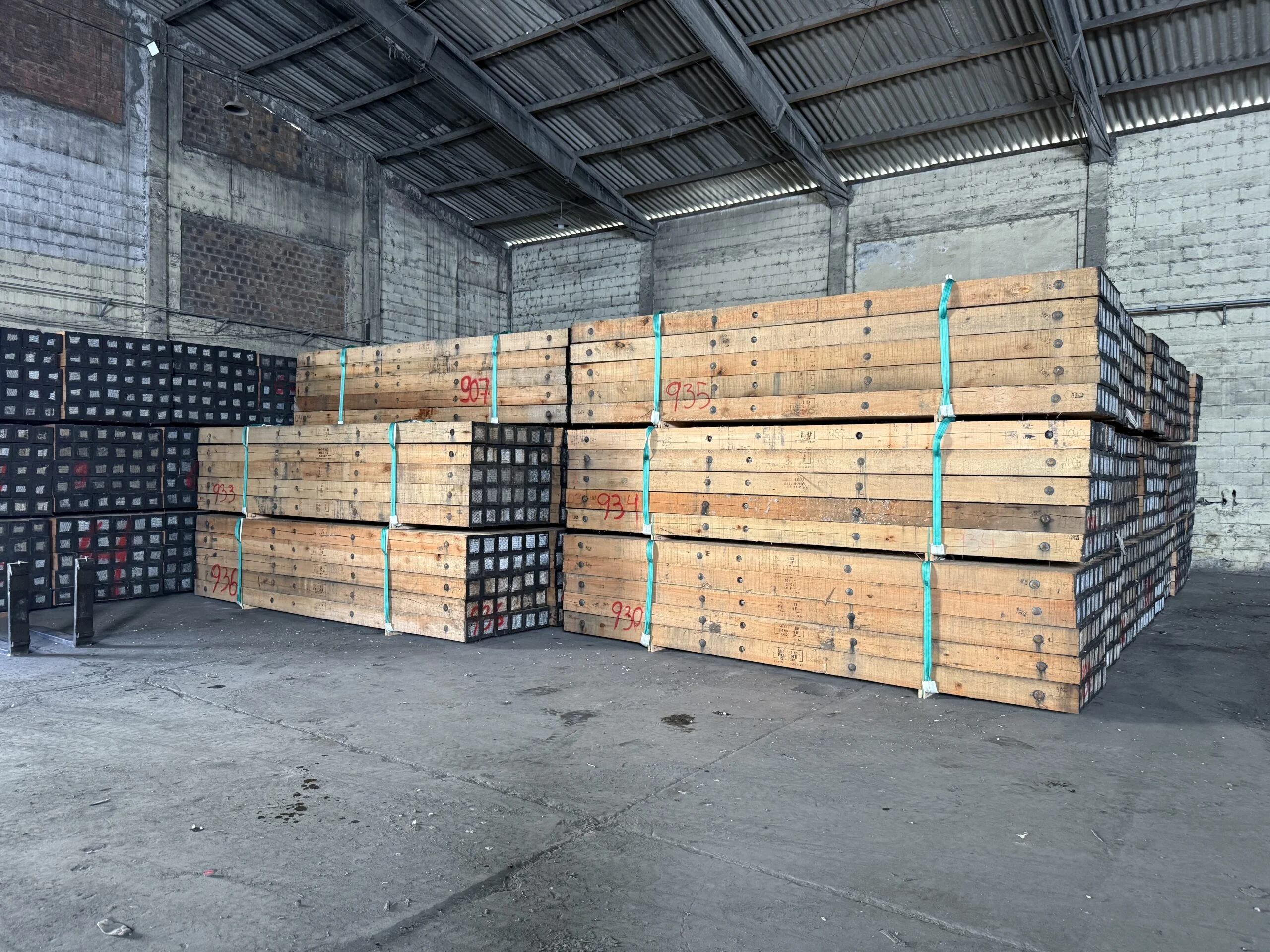 Eucalyptus mats in central storage for distribution